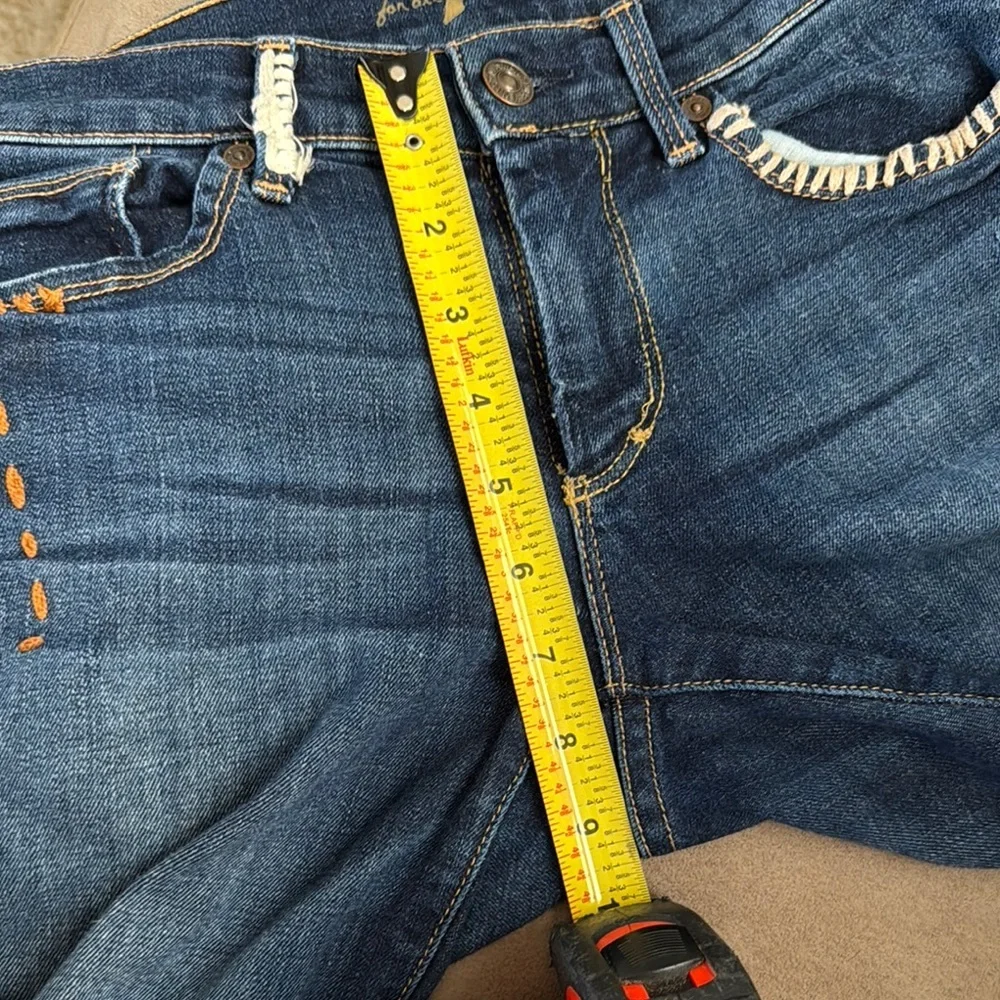 Upcycled Embroidered Denim Shorts • Size 26